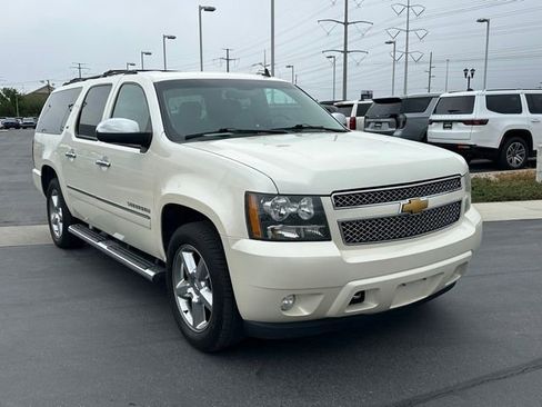 Used 2014 Chevrolet Suburban LTZ AWD/4WD image 28