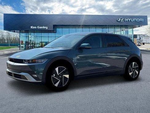 New 2025 Hyundai Ioniq 5 SE RWD image 2