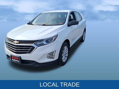 Used 2018 Chevrolet Equinox LS w/ LPO, Floor Liner Package FWD image 3