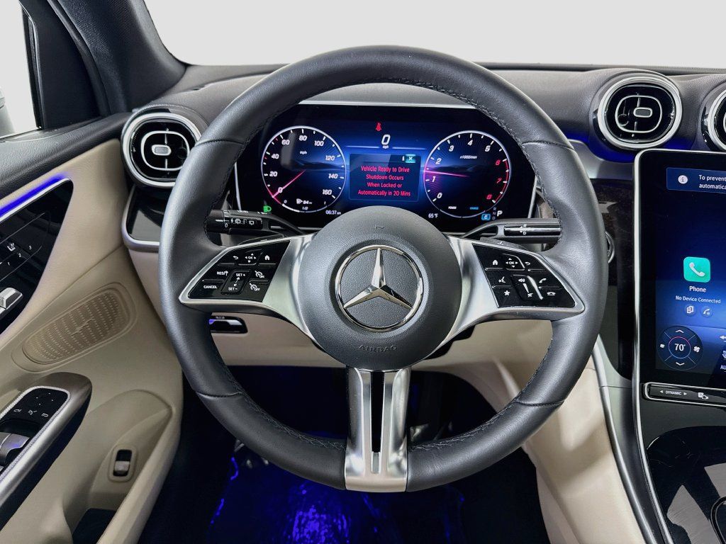 Used 2026 Mercedes-Benz GLC 300 4MATIC image 11