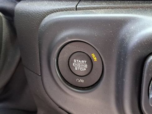 Used 2019 Jeep Wrangler Unlimited Sahara AWD/4WD image 25
