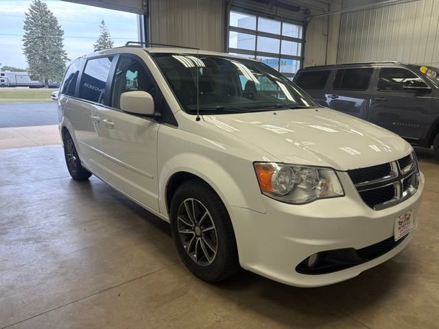 Used 2017 Dodge Grand Caravan SXT FWD image 4