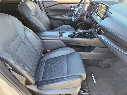 Certified 2023 Nissan Rogue Platinum w/ Platinum Premium Package image 20