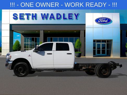 Used 2023 RAM 3500 Tradesman w/ Chrome Appearance Group image 3