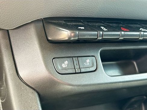 Used 2022 Chevrolet Colorado Z71 AWD/4WD image 18