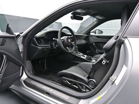 Certified 2026 Porsche 911 GT3 RWD image 4