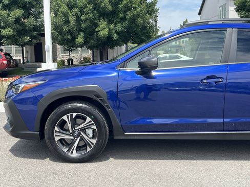 Used 2025 Subaru Crosstrek 2.5i Premium AWD/4WD image 2