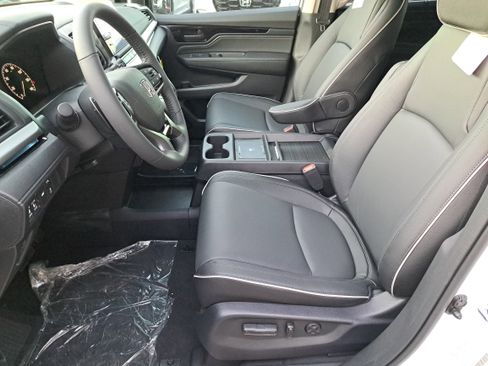 New 2026 Honda Odyssey Touring image 17