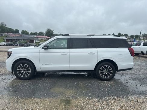 Used 2025 Ford Expedition Max Platinum AWD/4WD image 2