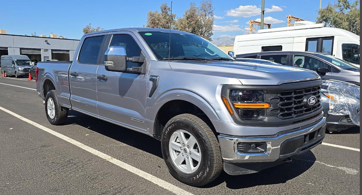 Used 2025 Ford F150 XL w/ Equipment Group 104A Hybrid AWD/4WD image 3