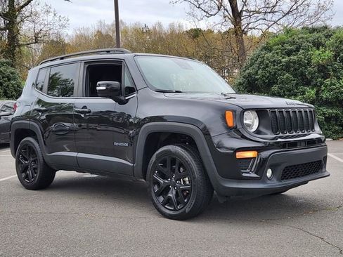 Used 2022 Jeep Renegade Altitude image 3