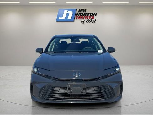 Used 2026 Toyota Camry LE image 2