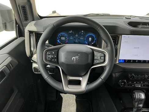 New 2026 Ford Bronco Outer Banks w/ Sasquatch Package image 15