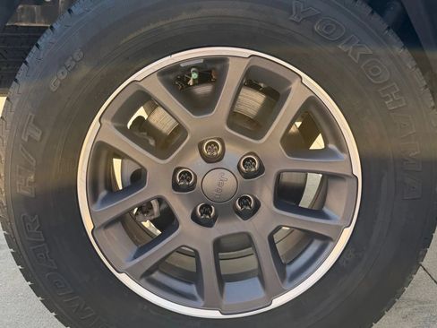 Used 2020 Jeep Gladiator Overland AWD/4WD image 27