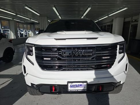 Used 2023 GMC Sierra 1500 AT4 w/ AT4 Premium Package image 8
