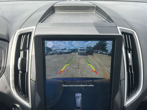 Used 2022 Ford Edge SEL AWD/4WD image 9