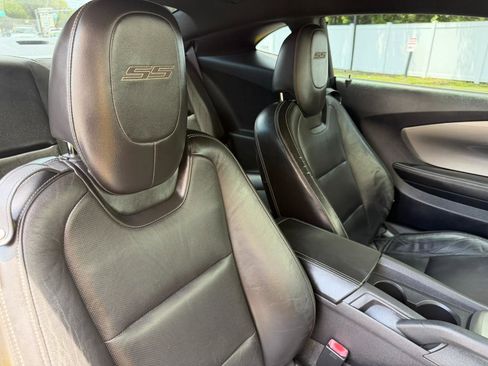 Used 2010 Chevrolet Camaro SS w/ RS Package RWD image 39
