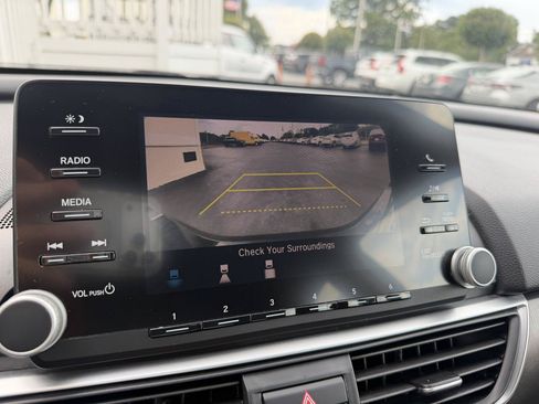 Used 2019 Honda Accord LX image 13