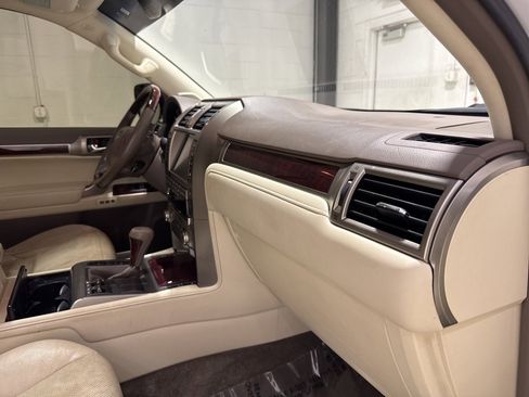 Used 2015 Lexus GX 460 image 31