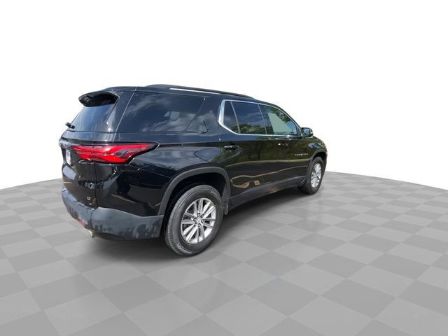 Used 2023 Chevrolet Traverse LT FWD image 2