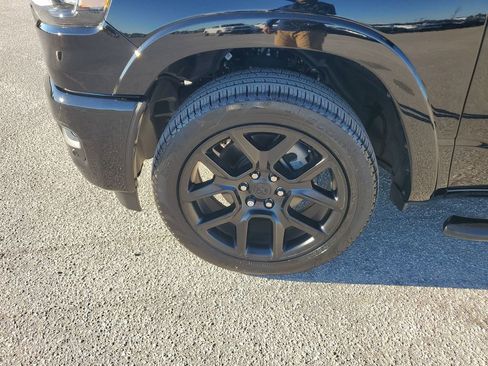 Used 2025 RAM 1500 Laramie w/ Night Edition image 17