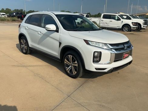 Used 2024 Mitsubishi Outlander Sport SE image 3