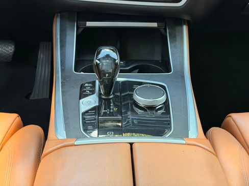 Used 2022 BMW X5 xDrive40i w/ Premium Package AWD/4WD image 17