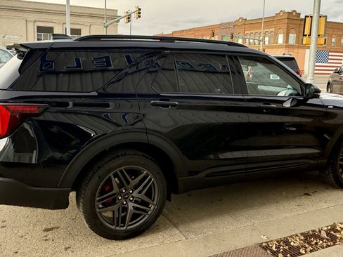 New 2026 Ford Explorer ST-Line w/ ST-Line Street Pack AWD/4WD image 4