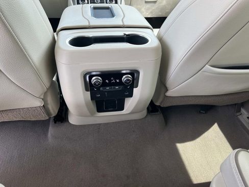 Used 2021 GMC Yukon Denali w/ Denali Premium Package AWD/4WD image 17