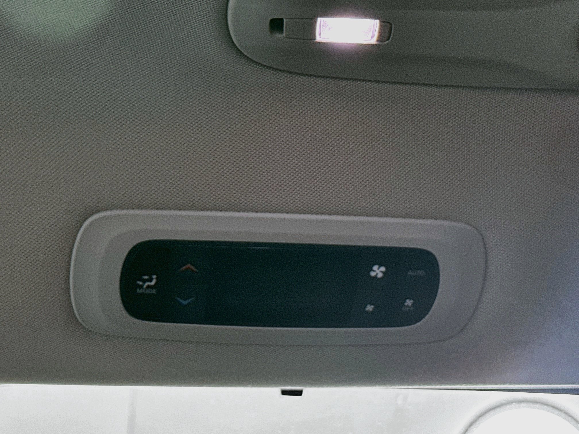 Used 2023 Chrysler Pacifica Touring-L FWD image 25