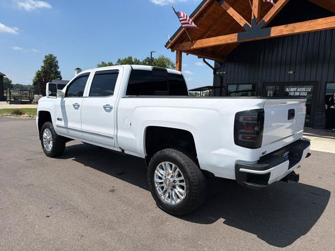 Used 2018 Chevrolet Silverado 2500 LTZ w/ Duramax Plus Package AWD/4WD image 6