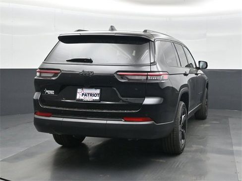 New 2025 Jeep Grand Cherokee L Altitude image 8
