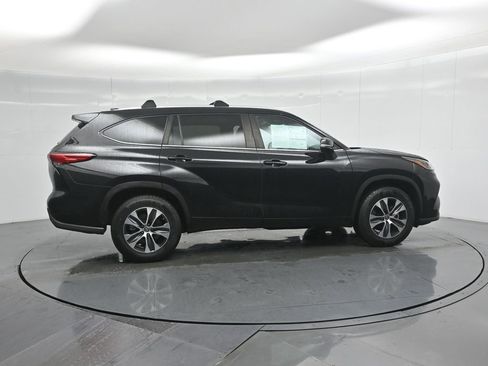 Used 2023 Toyota Highlander XLE image 31