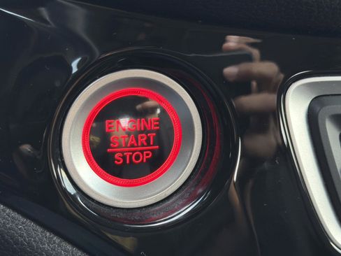 Used 2020 Honda Pilot Touring image 17