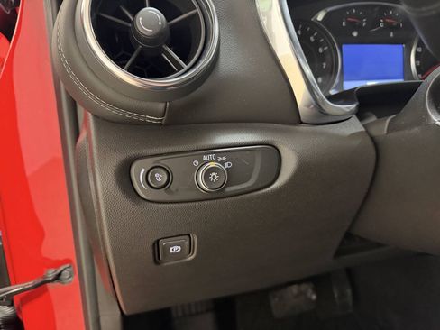 Used 2024 Chevrolet Blazer LT w/ Convenience Package FWD image 34
