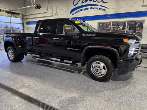 Used 2022 Chevrolet Silverado 3500 High Country w/ Snow Plow Prep/Camper Package image 14