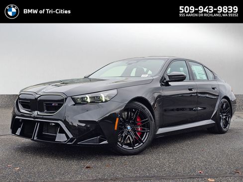 New 2026 BMW M5 w/ Carbon Package image 1