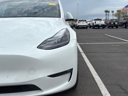 Used 2022 Tesla Model Y Performance AWD/4WD image 8