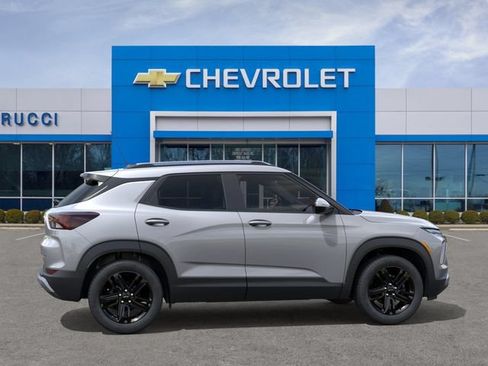 New 2026 Chevrolet TrailBlazer LT w/ Midnight Edition FWD image 5