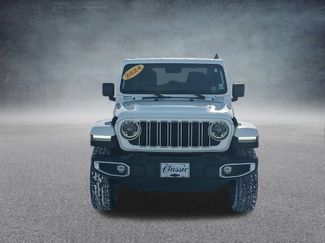 Used 2024 Jeep Wrangler Sahara video 2