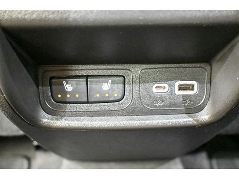 Certified 2024 Cadillac XT4 Luxury w/ Cold Weather Package image 27