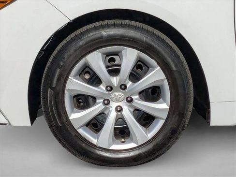 Used 2022 Toyota Corolla LE image 22