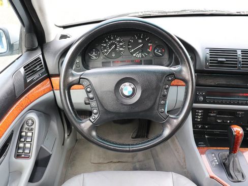 Used 2002 BMW 530i Sedan image 24