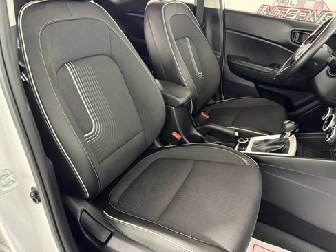 Used 2023 Hyundai Venue Limited w/ Cargo Package FWD image 33