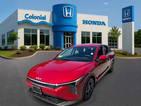 Used 2025 Kia K4 FWD image 2