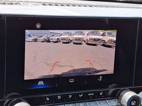 Used 2023 Chevrolet Colorado LT w/ LT Convenience Package III AWD/4WD image 14
