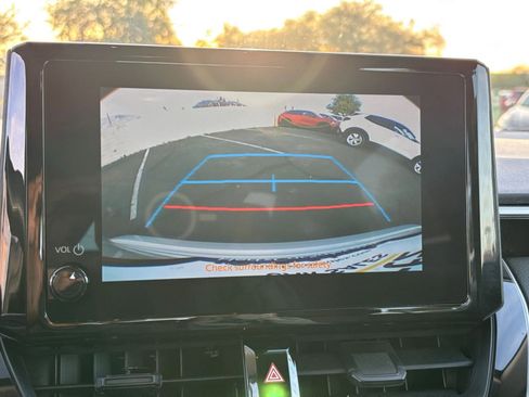 Used 2025 Toyota Corolla LE image 17