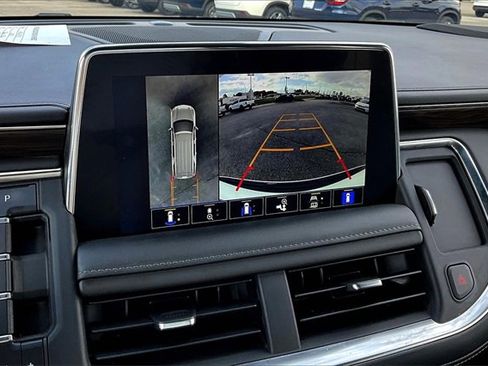 Used 2023 Chevrolet Tahoe Z71 w/ Luxury Package image 13