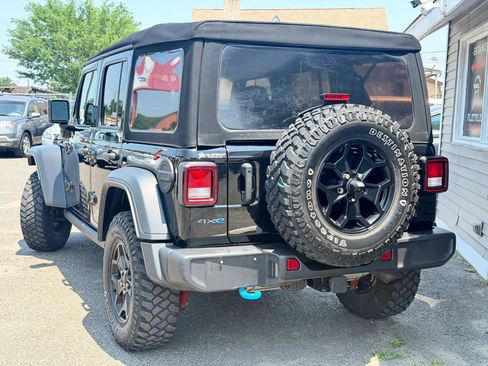 Used 2023 Jeep Wrangler Unlimited w/ Cold Weather Group AWD/4WD image 9