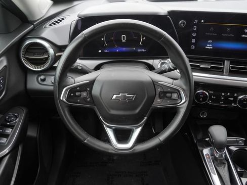 Used 2025 Chevrolet Trax ACTIV w/ Sunroof Package FWD image 16